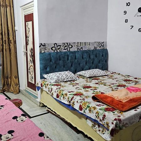 Aparna Niwas Home Stay Family Friendly Varanasi Exterior foto